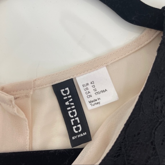 H&M PETER PAN COLLARED SHIRT SIZE SMALL - Picture 4 of 4